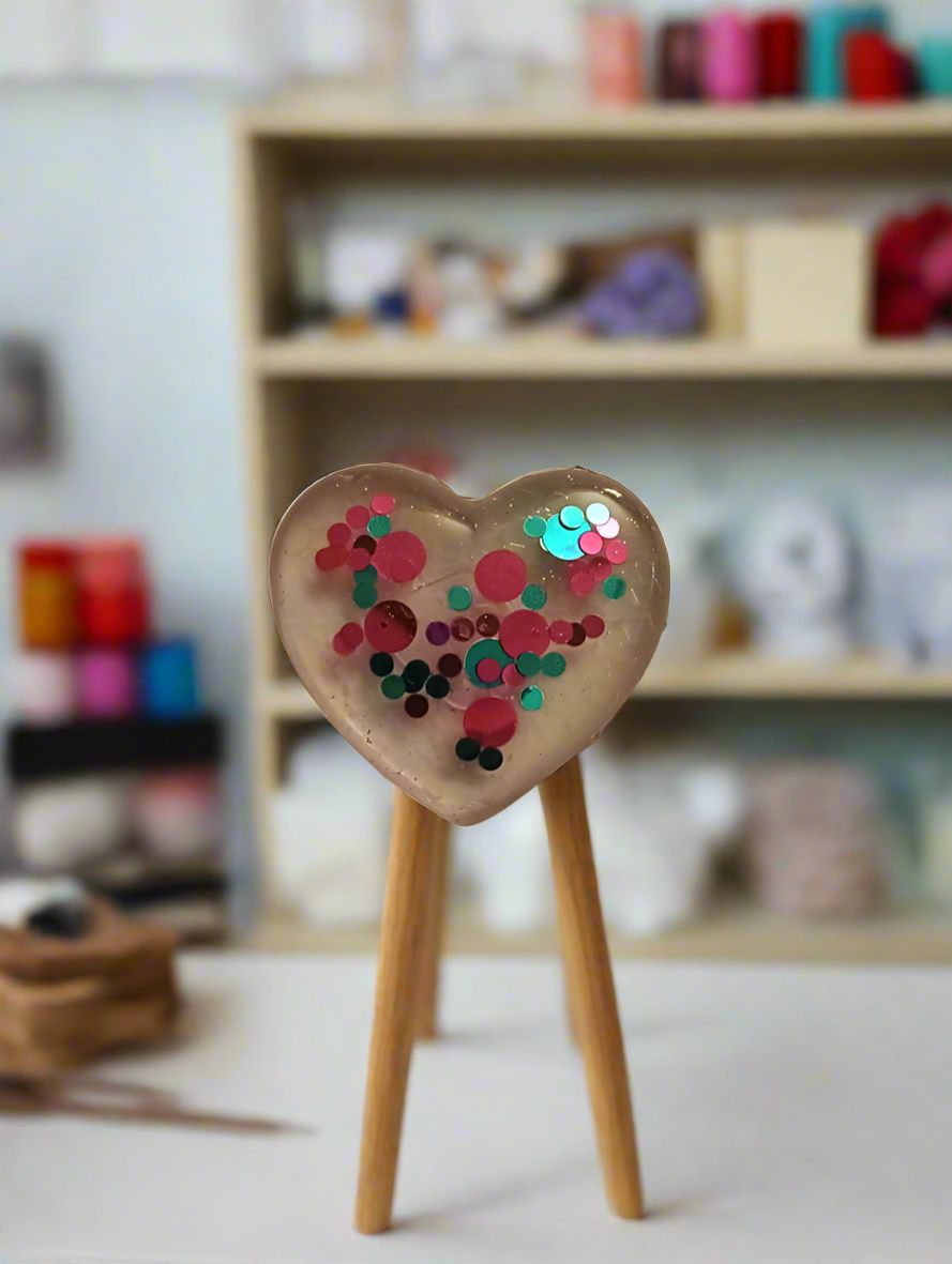 Resin Pocket Heart hugs multi color sequence